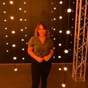 Meet your Posher, Riana